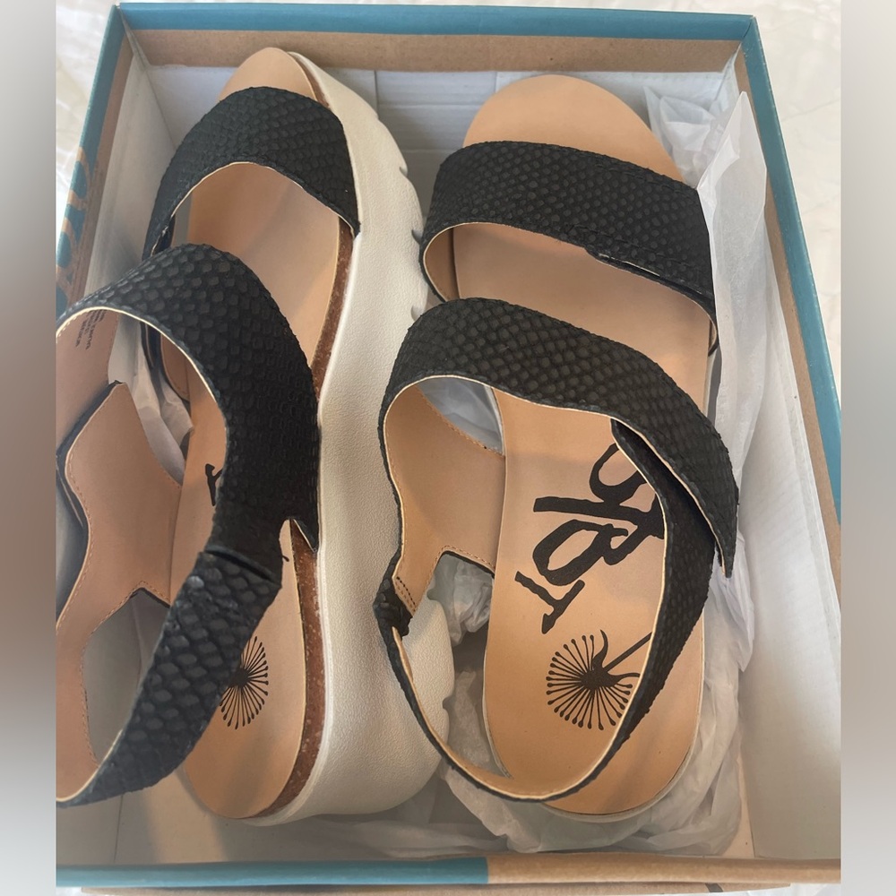 NEW OTBT Black Platform Sandals